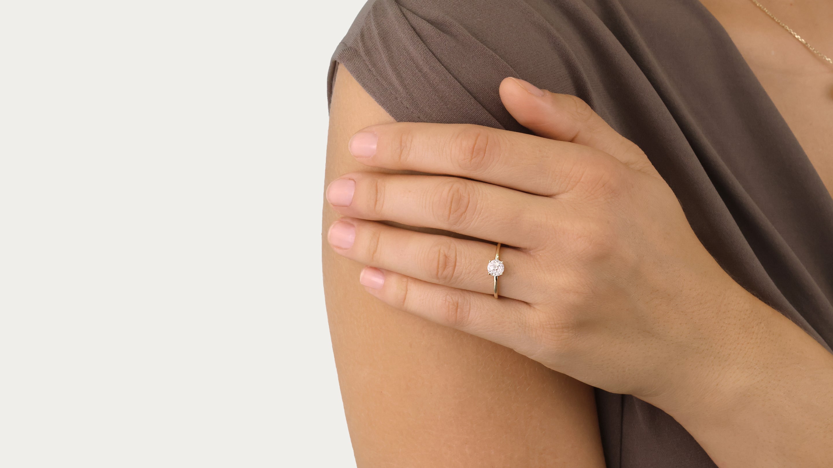 Ringe aus 375 Echtgold mit Farbstein