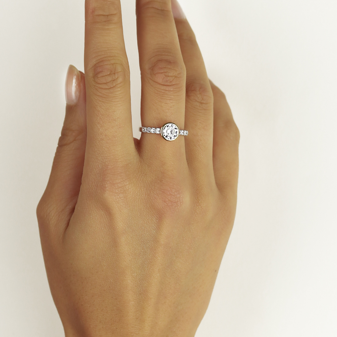 Classic Solitär Ring Charming