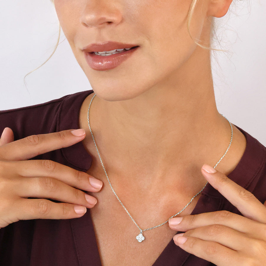 Delicate Touch Collier Fleuria